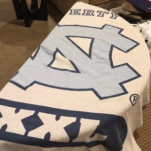 North Carolina college Fleece throw blanket